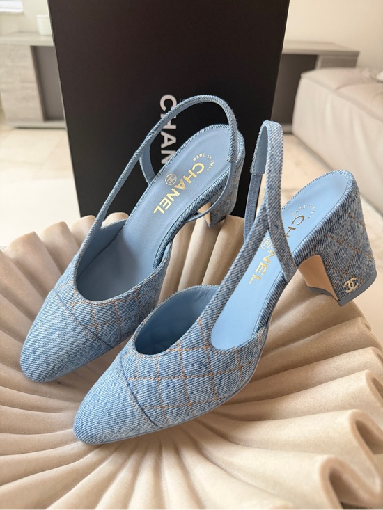 CHANEL Shoes - Chanel 26B CC Logo Light Blue Quilted Denim Jean Slingback Pumps Chunky Heel 38